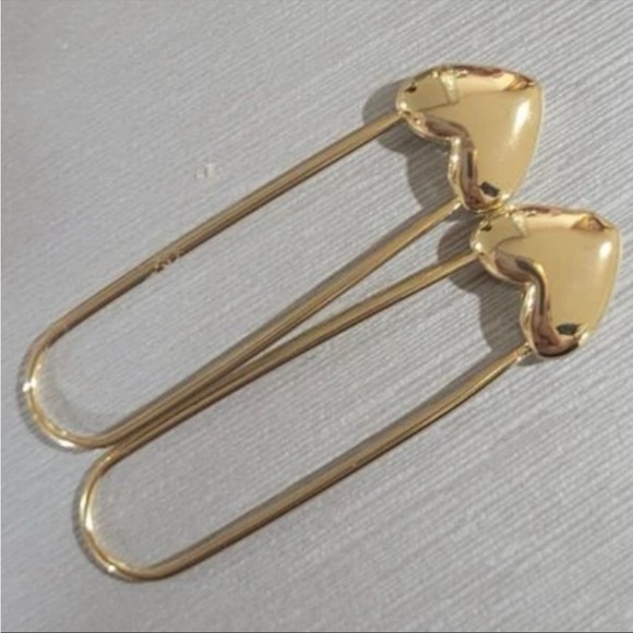 🆕 gold heart safety pin earrings - Picture 5 of 5